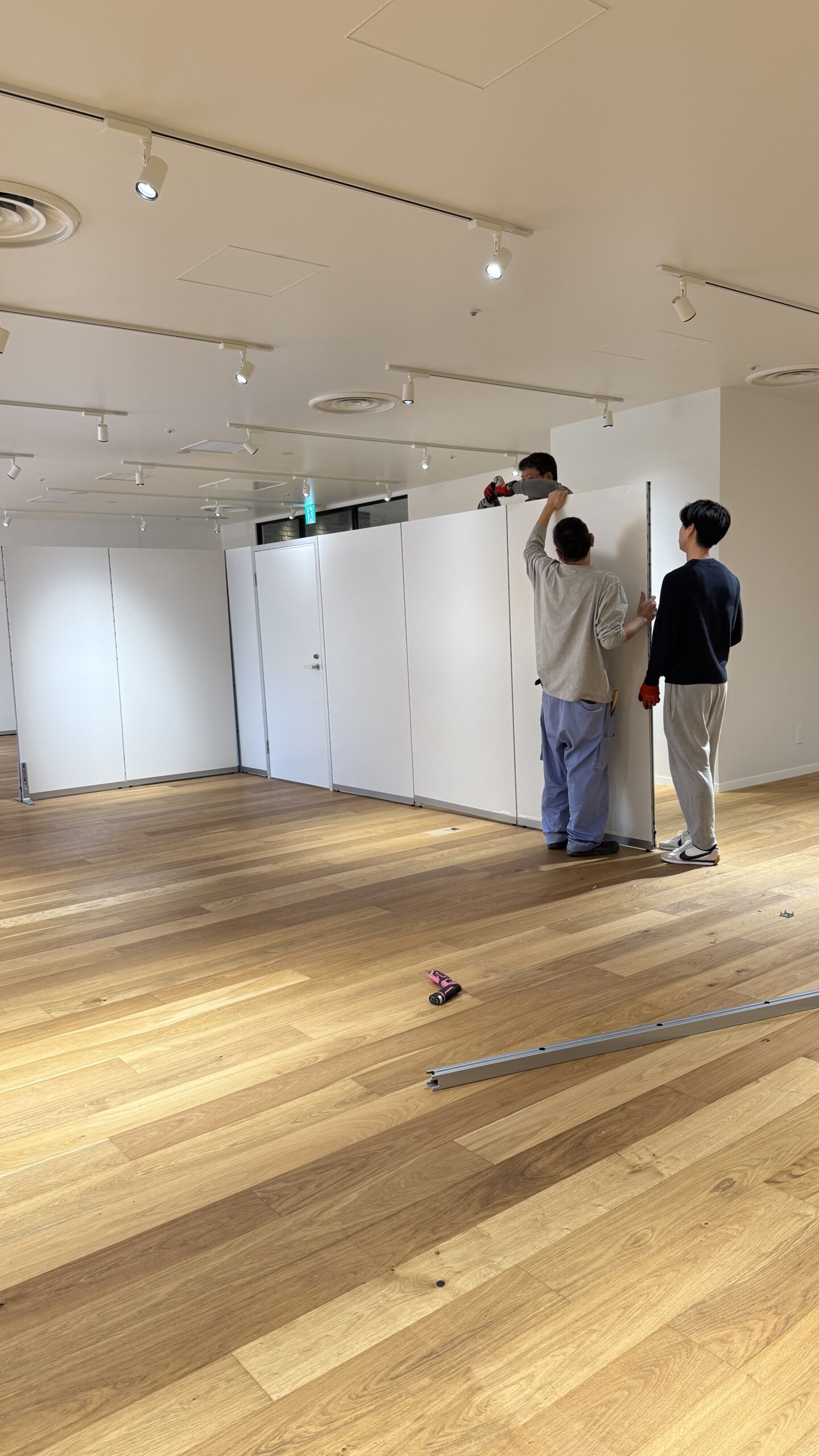 オフィス移転のパーテーション撤去