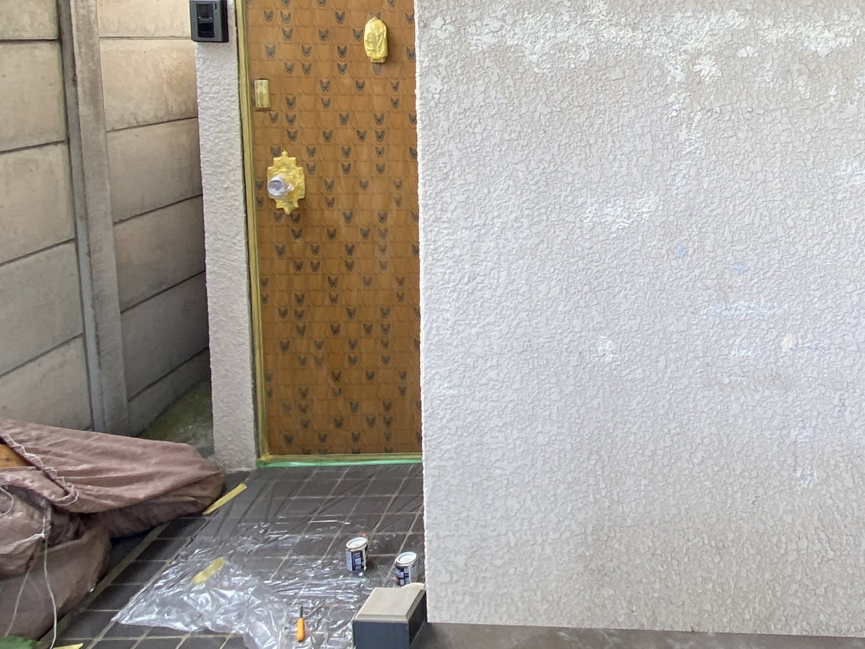 【地域名】古民家の玄関を塗り替え！低予算の塗装仕上げ