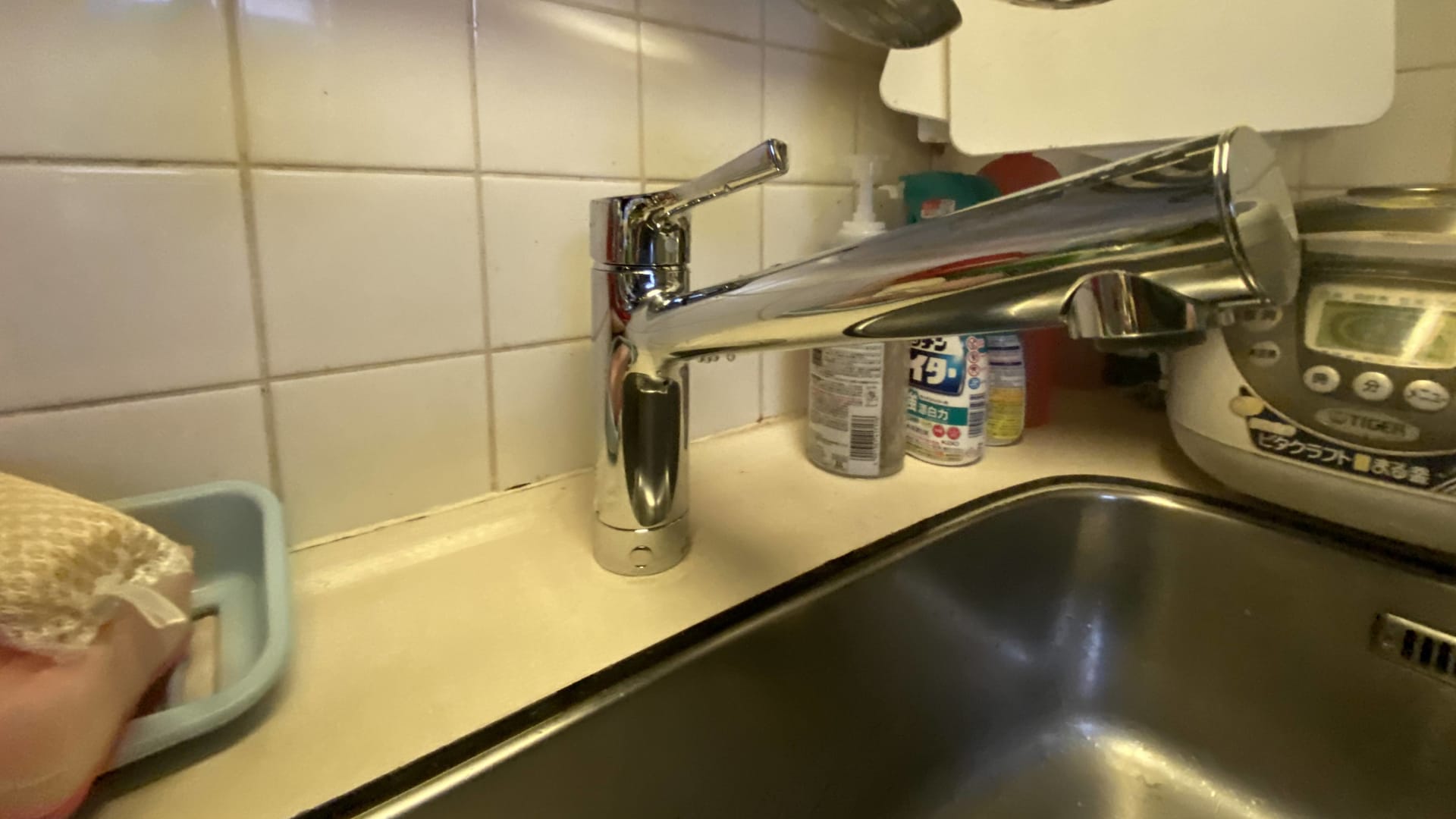 江東区で水漏れする台所の混合水栓を本体交換！便利屋ちょこっとが即日解決
