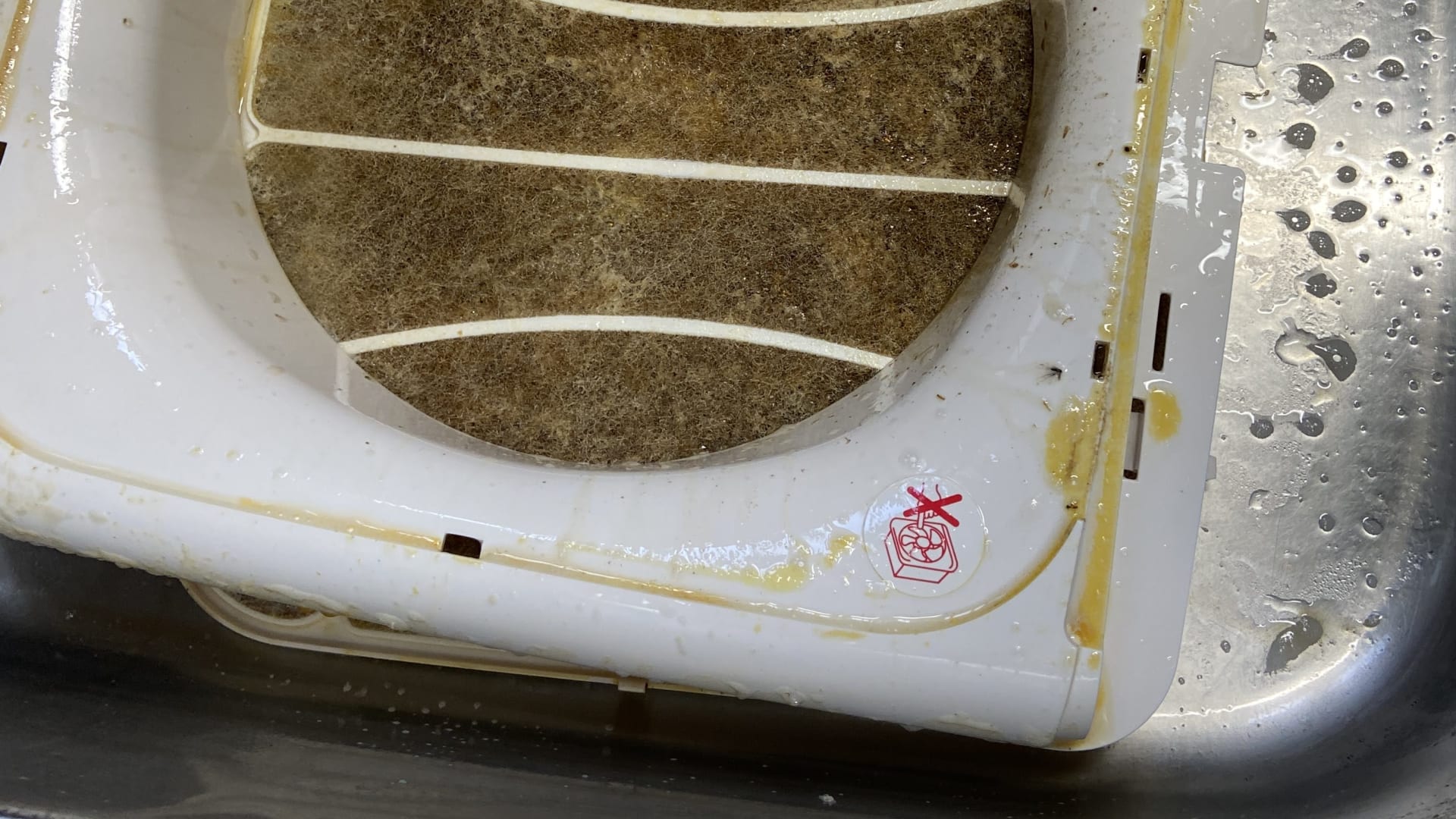 江東区で換気扇掃除とフィルター交換！油汚れもスッキリ解決する便利屋ちょこっと