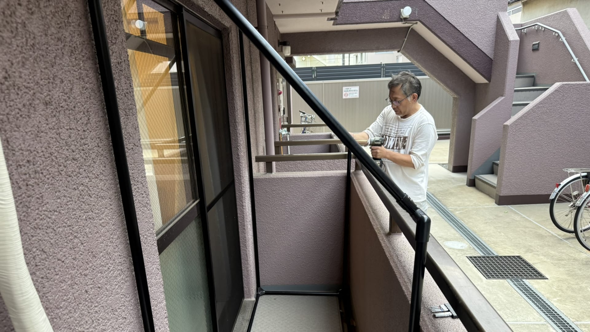 江東区ベランダサンシェード設置パイプカット調整作業
